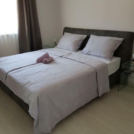 Apartmani Marella Donji Seget Eksteriør bilde