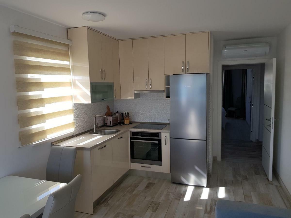 Apartmani Marella Donji Seget Eksteriør bilde