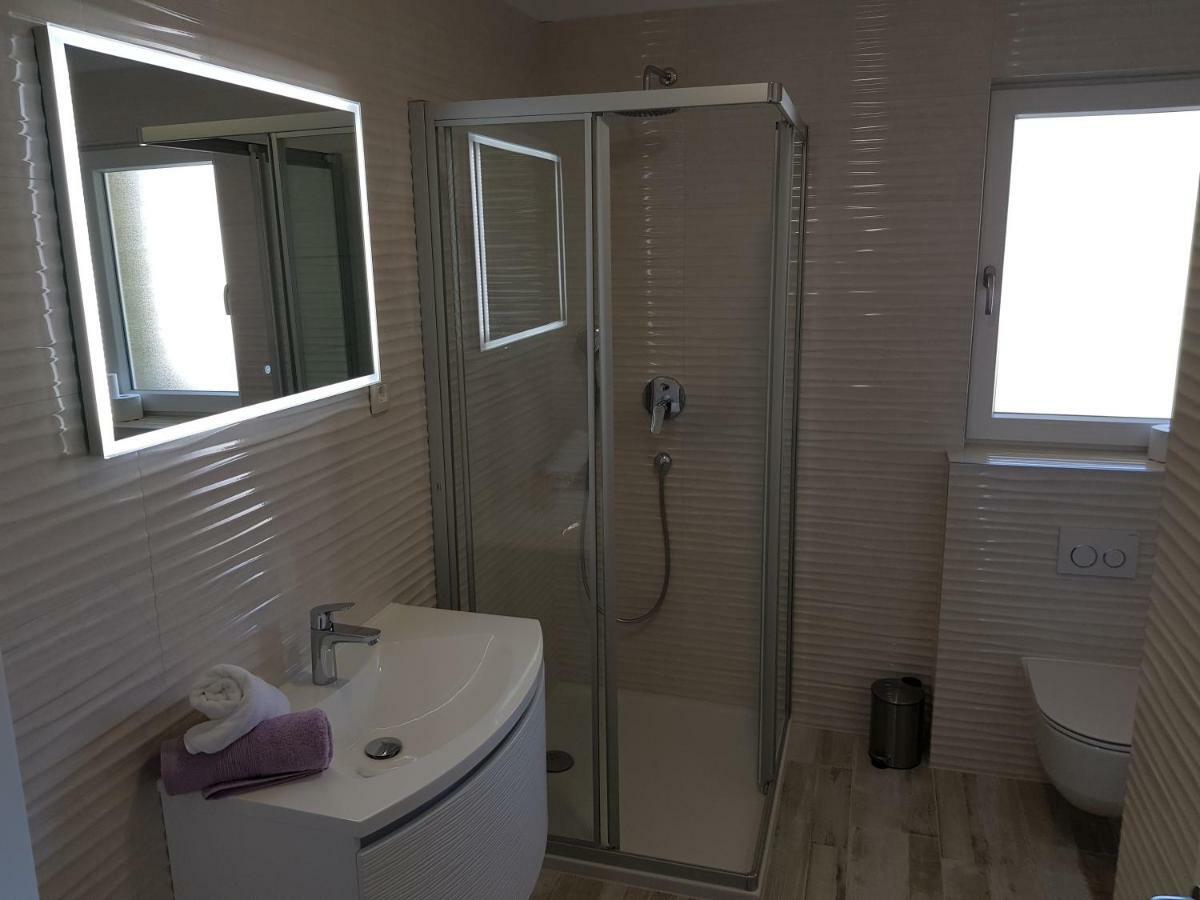Apartmani Marella Donji Seget Eksteriør bilde