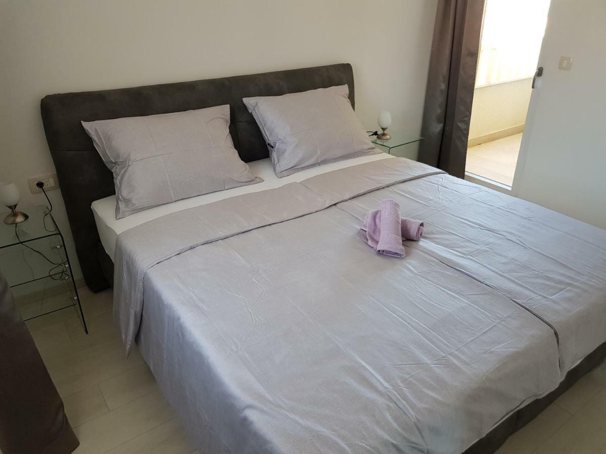 Apartmani Marella Donji Seget Eksteriør bilde