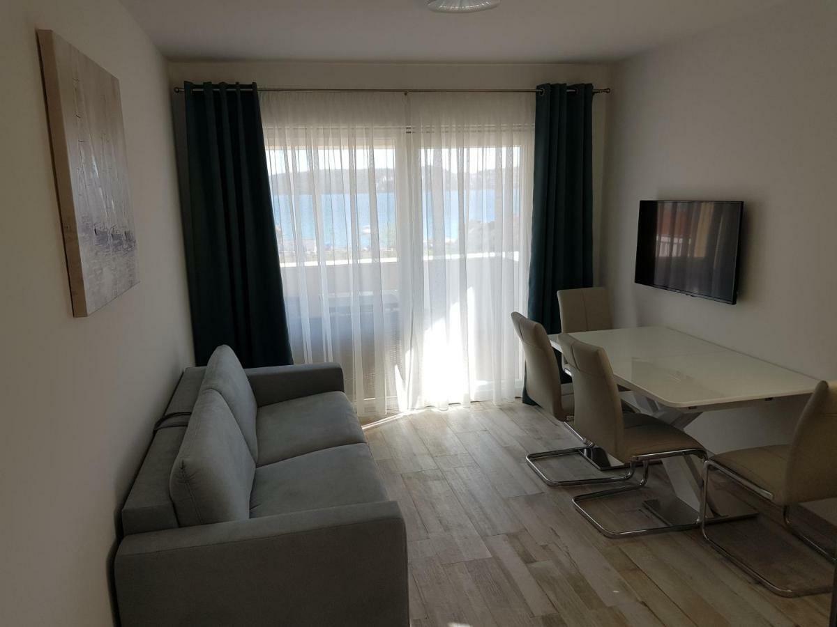 Apartmani Marella Donji Seget Eksteriør bilde