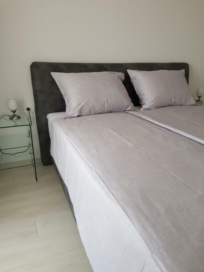 Apartmani Marella Donji Seget Eksteriør bilde